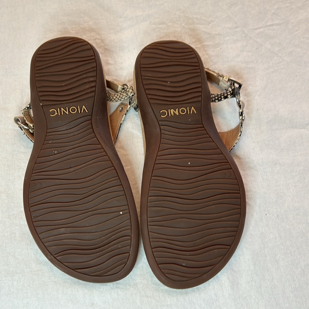 Vionic Women's Kirra Thong Sandal Leather Size 7.5 Snake Print - Picture 5 of 5